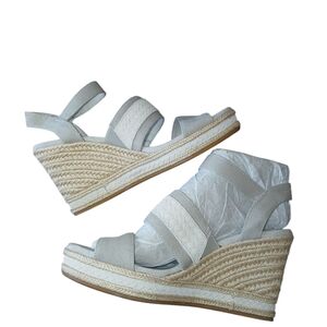 TOMS MADELYN Women's  Ortholite pebble grey canvas wedge Sandals BNWT sz 7.5W